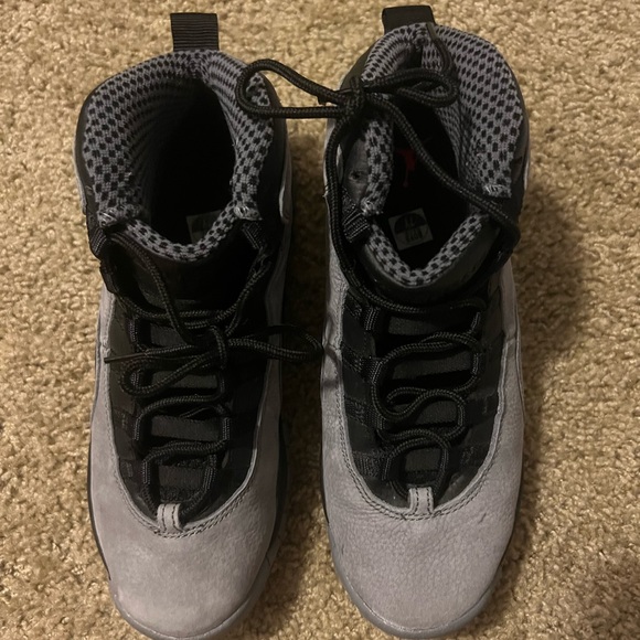 Grey and black Jordan’s 7Y - Picture 4 of 8